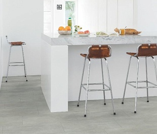 ПВХ плитка Quick-Step Ambient Click Бетон теплый серый AMCL40050