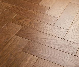 Паркет Елка Английская Royal Parket 490х125х13мм Дуб Натур Честер лак в магазине напольных покрытий «Стильный пол»